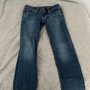 American Eagle Size 4 Short Super-Stretch Skinny Jeans